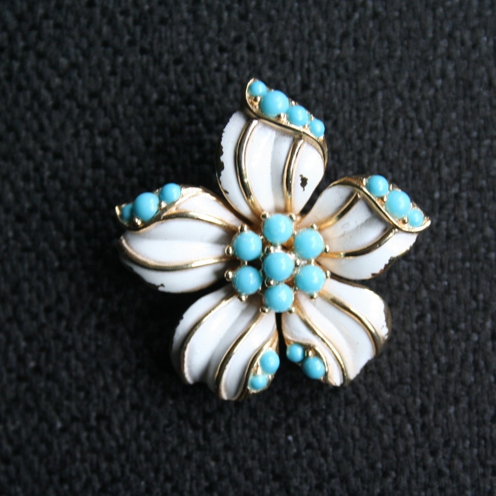Crown Trifari Dogwood White Enamel Pin1960's